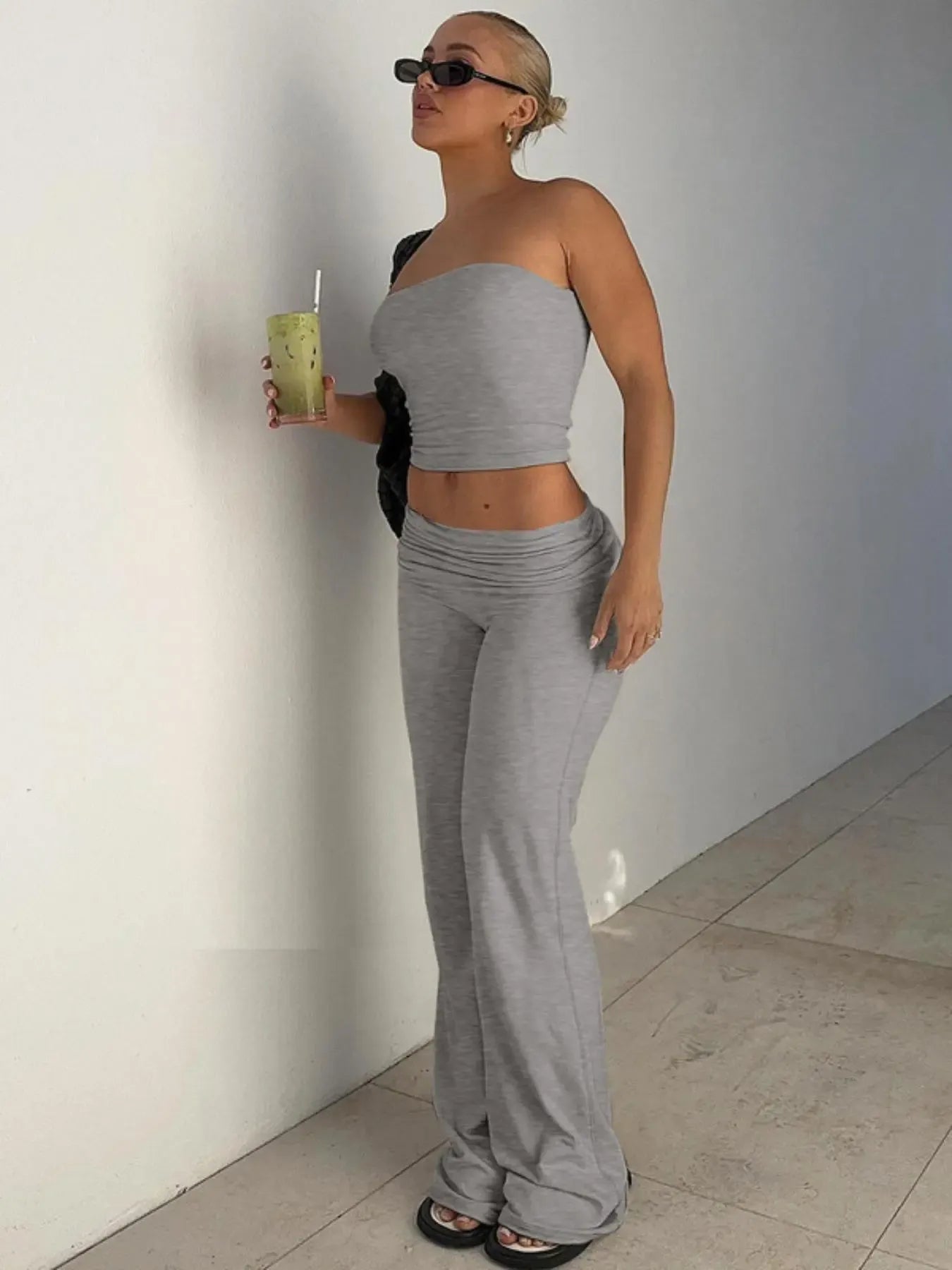 Two-Piece Set Women's Solid Basic Crop Strapless Fitted Tube Top & Foldover Waist Flare Leg Pants, Everyday Casual Fashion Cozy Fabric Outfits for Daily Outdoor Wear, Ladies Clothes for Summer