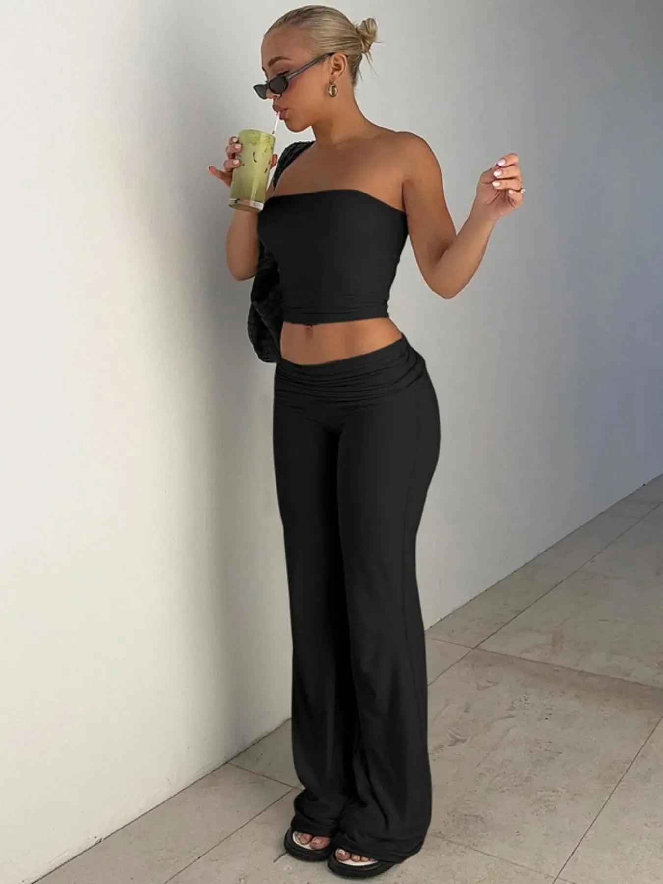 Two-Piece Set Women's Solid Basic Crop Strapless Fitted Tube Top & Foldover Waist Flare Leg Pants, Everyday Casual Fashion Cozy Fabric Outfits for Daily Outdoor Wear, Ladies Clothes for Summer