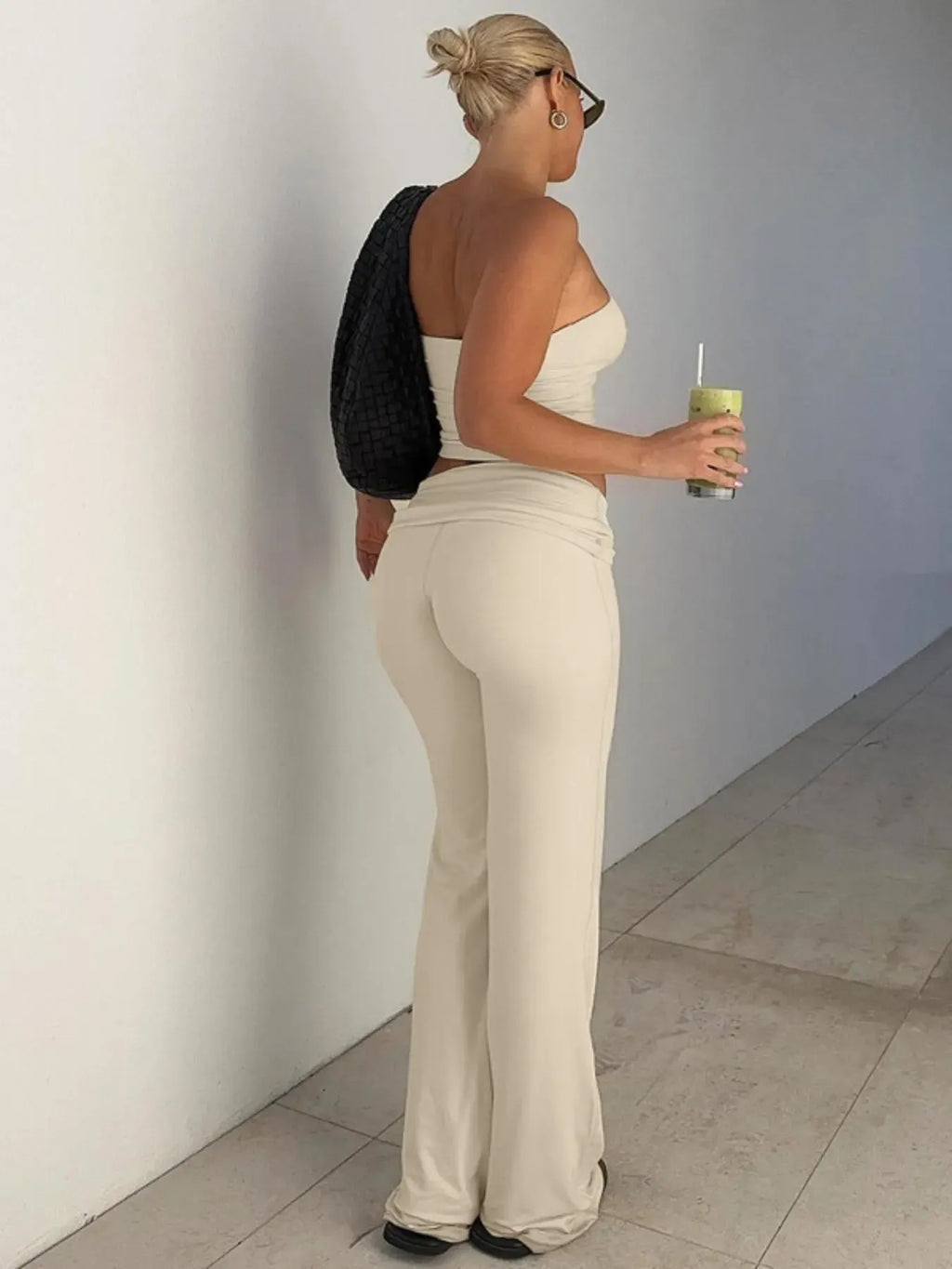 Two-Piece Set Women's Solid Basic Crop Strapless Fitted Tube Top & Foldover Waist Flare Leg Pants, Everyday Casual Fashion Cozy Fabric Outfits for Daily Outdoor Wear, Ladies Clothes for Summer