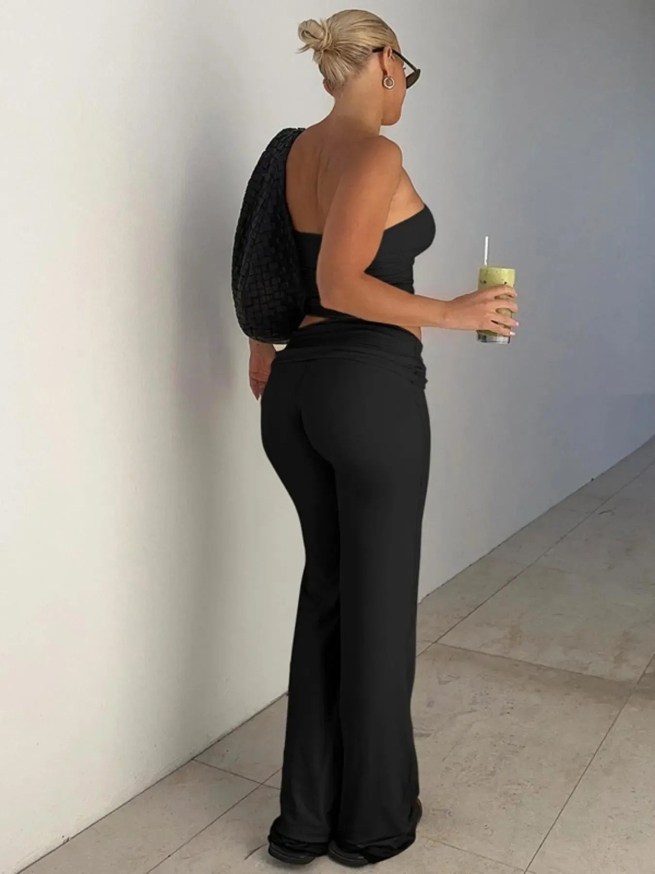Two-Piece Set Women's Solid Basic Crop Strapless Fitted Tube Top & Foldover Waist Flare Leg Pants, Everyday Casual Fashion Cozy Fabric Outfits for Daily Outdoor Wear, Ladies Clothes for Summer