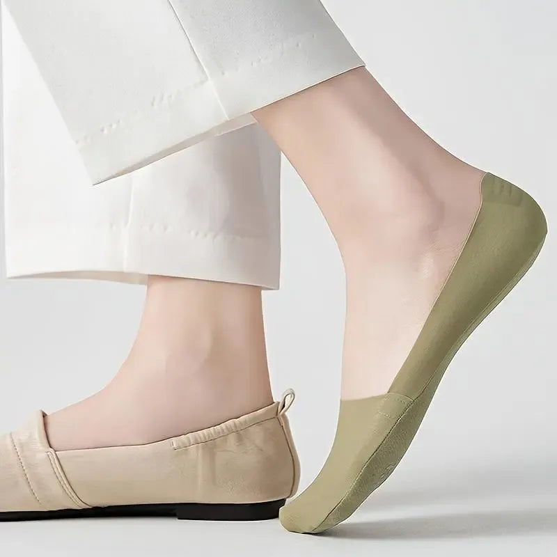 10 Pairs of Women's Invisible Socks - Comfortable, breathable, and sweat-wicking ankle socks with cushioned soles and silicone anti-slip design for enhanced traction and stability. The perfect choice for casual outfits.